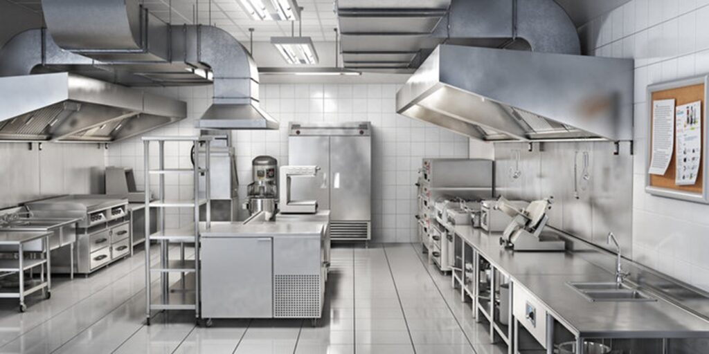 cocina profesional preparada para la limpieza de campanas extractoras